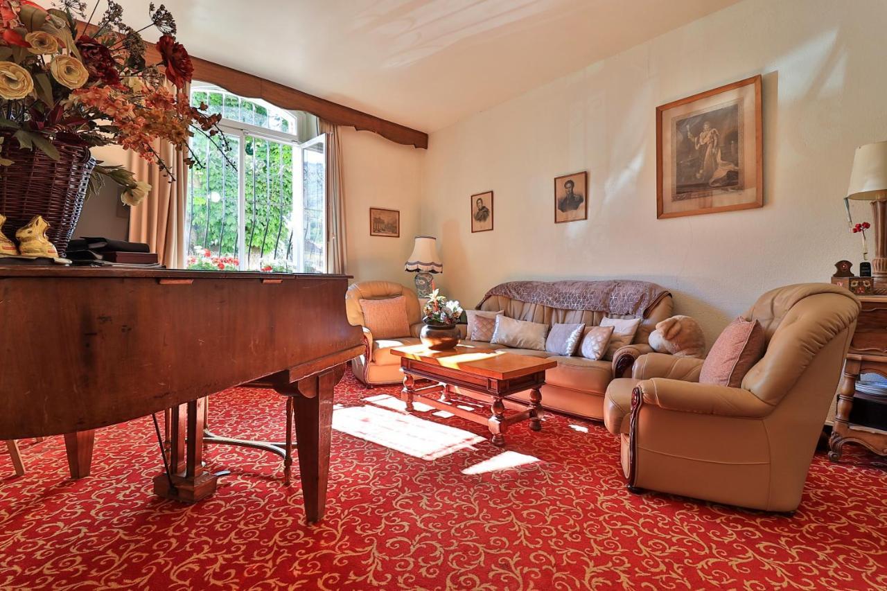 Hotel Logis Le Relais Imperial Saint-Vallier-de-Thiey Exterior foto